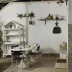 Sofia Bed & Breakfast 3*